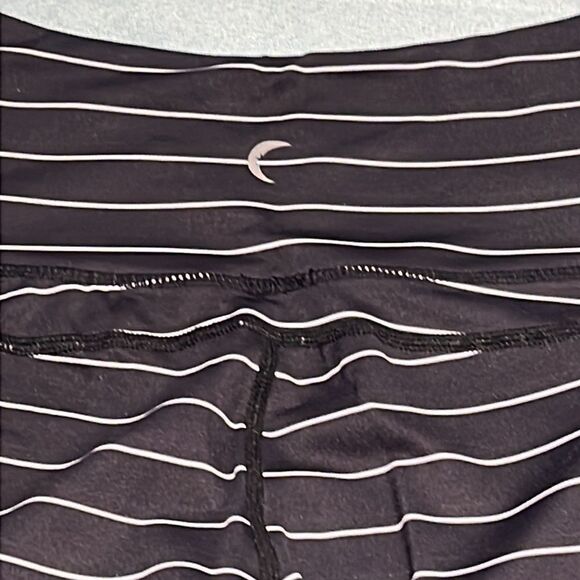 Zyia black stripe pocket light tight capris Size 2 C34 - Picture 7 of 11